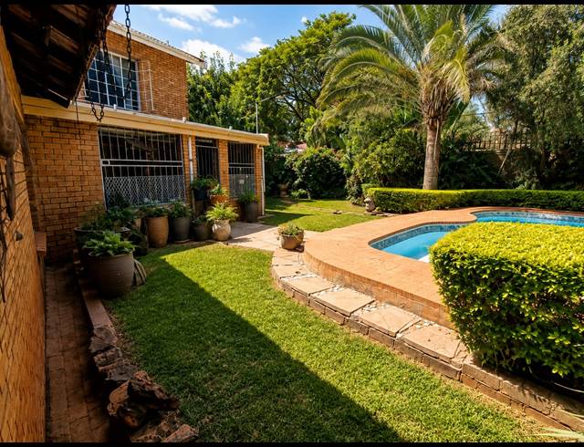6 BEDROOM HOUSE FOR SALE IN CASHAN